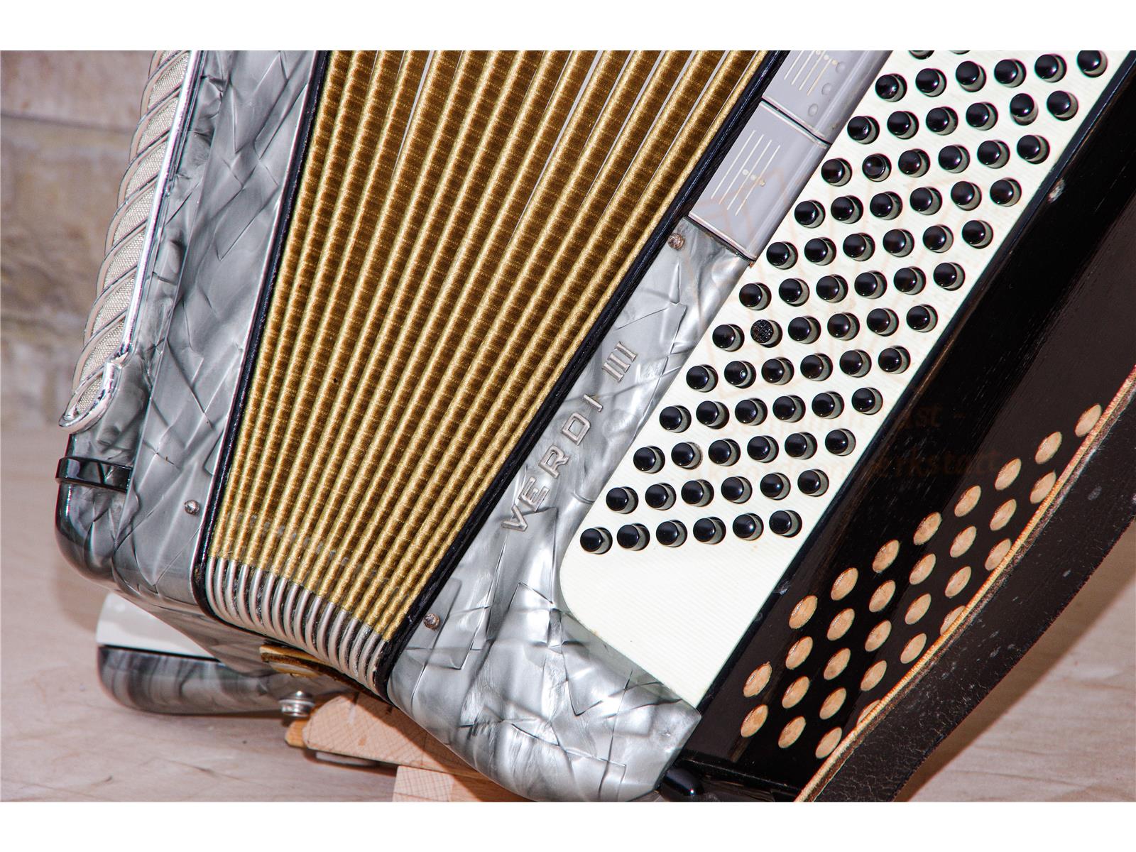 Akkordeon Hohner Verdi III 41/120/III/5/3 gebraucht