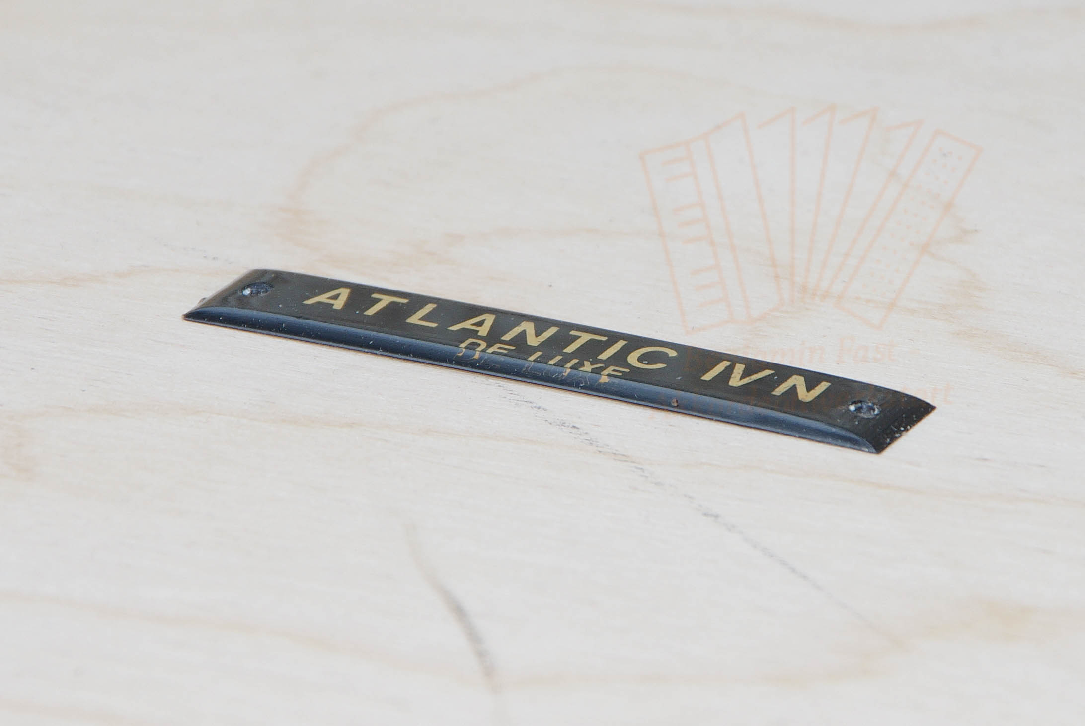 Schriftzug "ATLANTIC IV N DE LUXE" gebraucht Schriftzug "ATLANTIC IV N DE LUXE" gebraucht