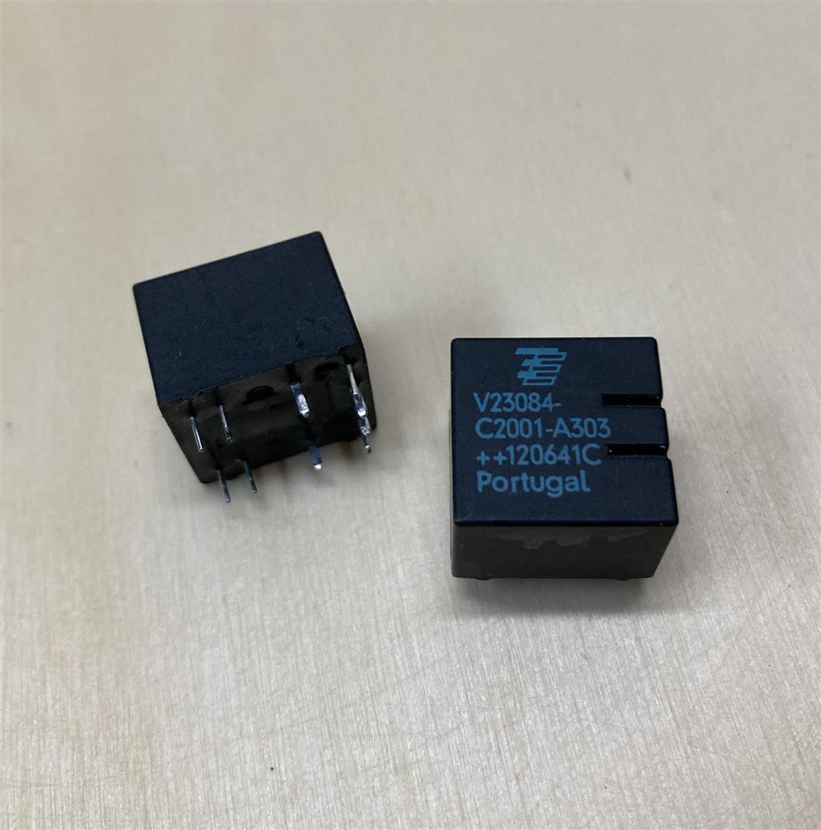 Relais Tyco V23084-C2001-A303 GM5 ECU BMW (Siemens)