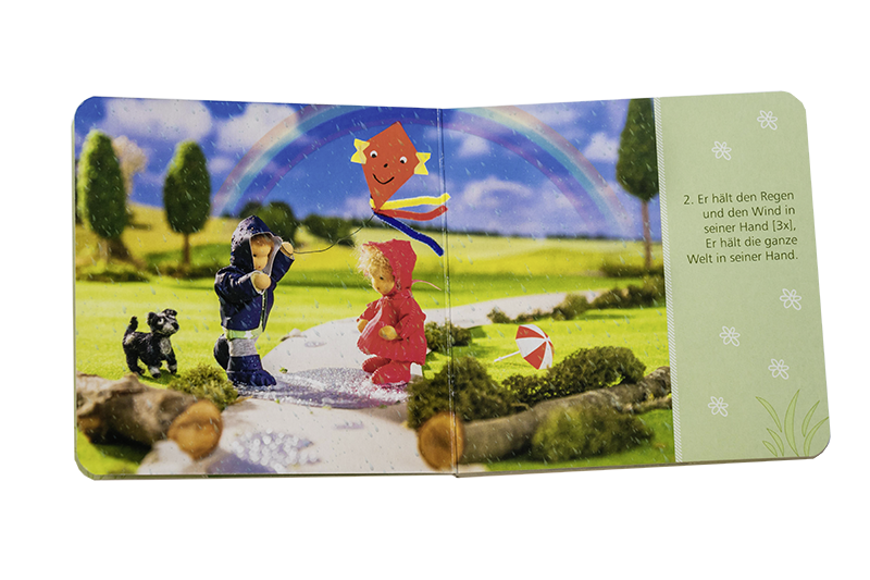 Er hält die ganze Welt in seiner Hand (Pappebuch) Er hält die ganze Welt in seiner Hand (Pappebuch)