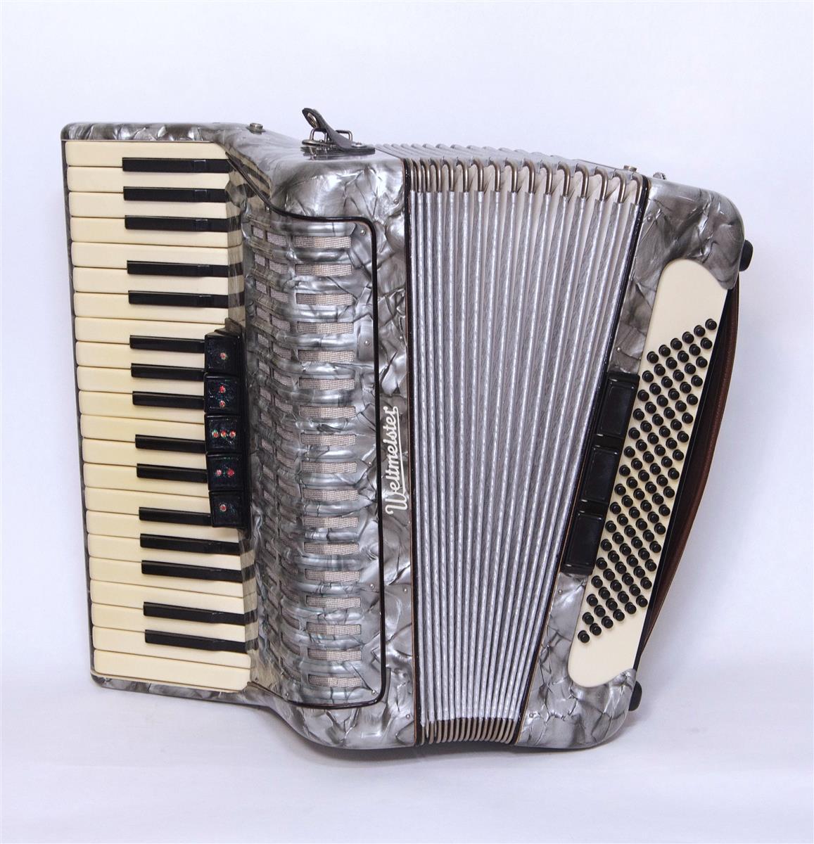 Akkordeon Weltmeister 96 grau LMM 37/96/III/5/3 Akkordeon Weltmeister 96 grau LMM 37/96/III/5/3