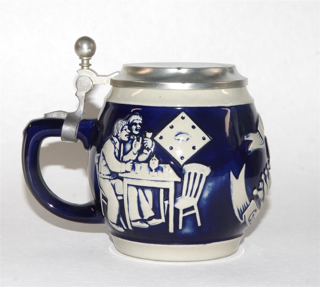 Bierkrug Kegeln Porzellan Zinndeckel blau
