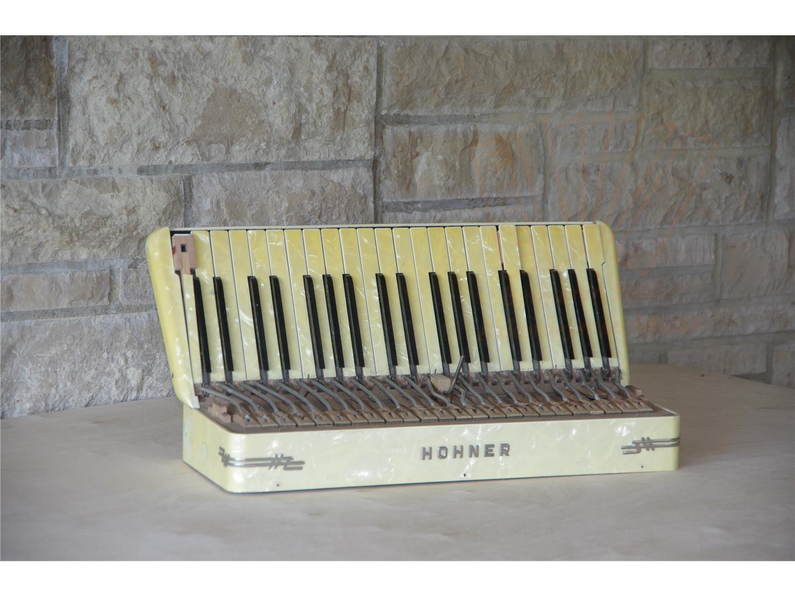 Diskantgehäuse Hohner Tango (alte Baureihe) - gebraucht Diskantgehäuse Hohner Tango (alte Baureihe) - gebraucht