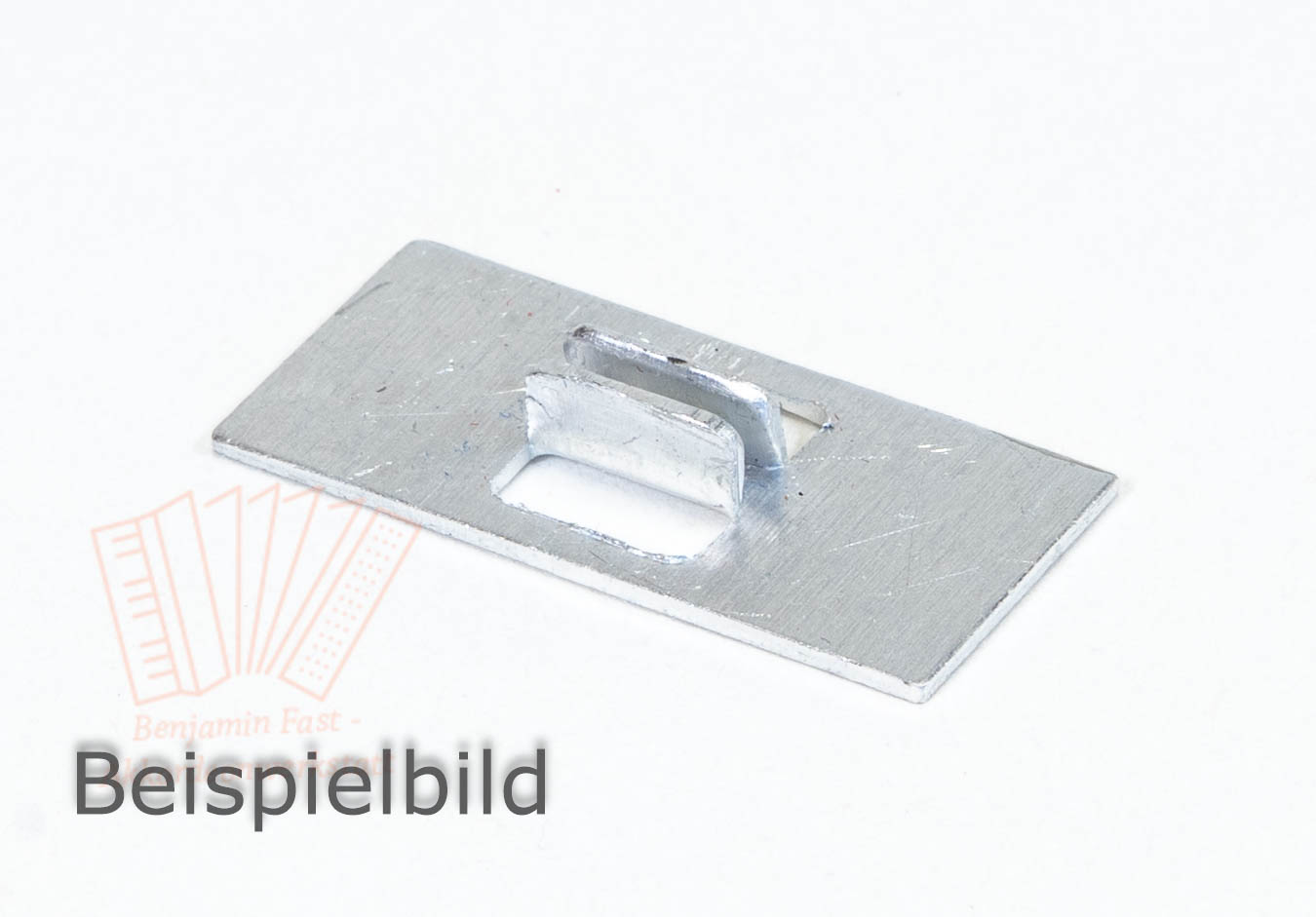 Klappe Metall 34x15