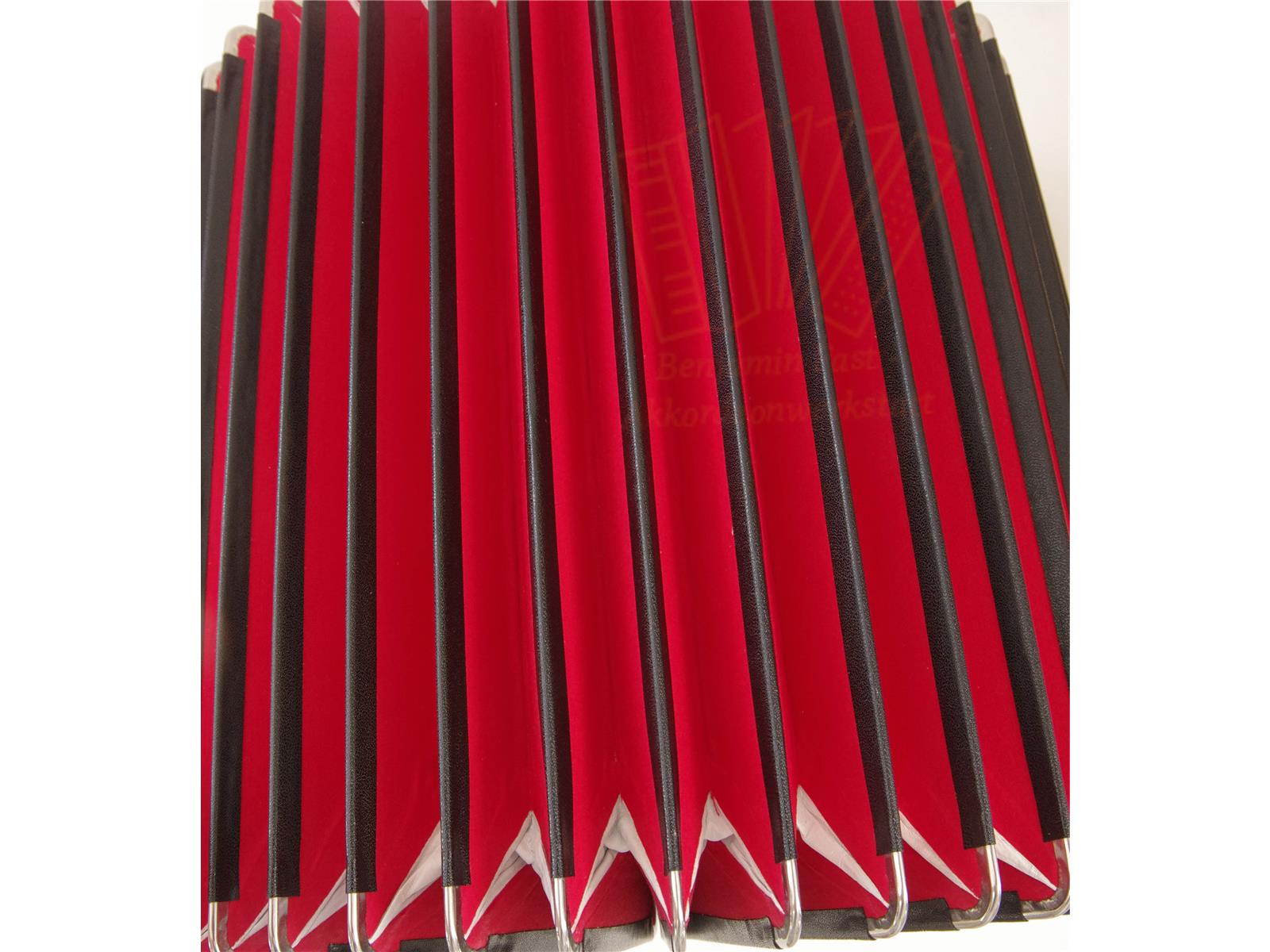 Balg 37 x 18,5 cm schwarz/rot 17 Falten Balg 37 x 18,5 cm schwarz/rot 17 Falten