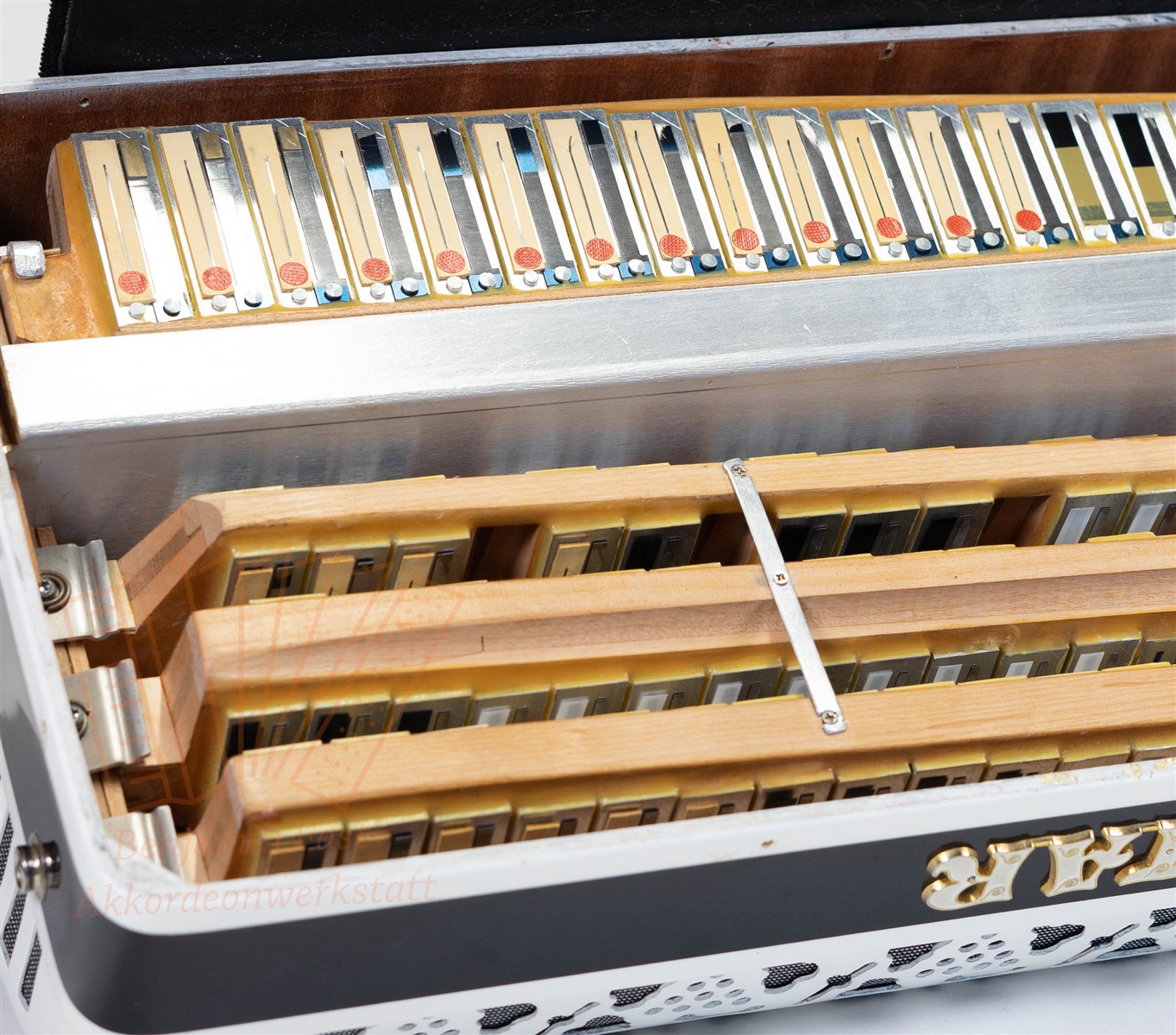 Akkordeon Rutar Simfonija 5R 41/120/V/13 gebraucht Akkordeon Rutar Simfonija 5R 41/120/V/13 gebraucht