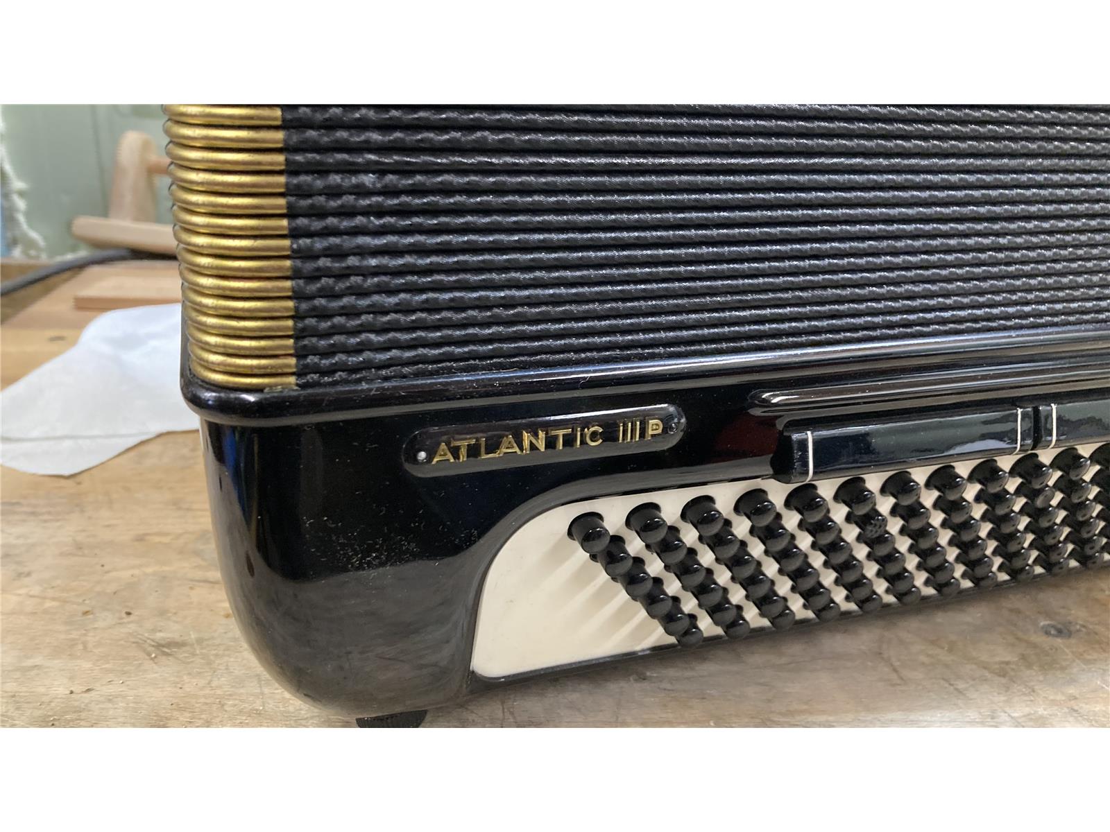 Akkordeon Hohner Atlantic III P, gebraucht/defekt Akkordeon Hohner Atlantic III P, gebraucht/defekt
