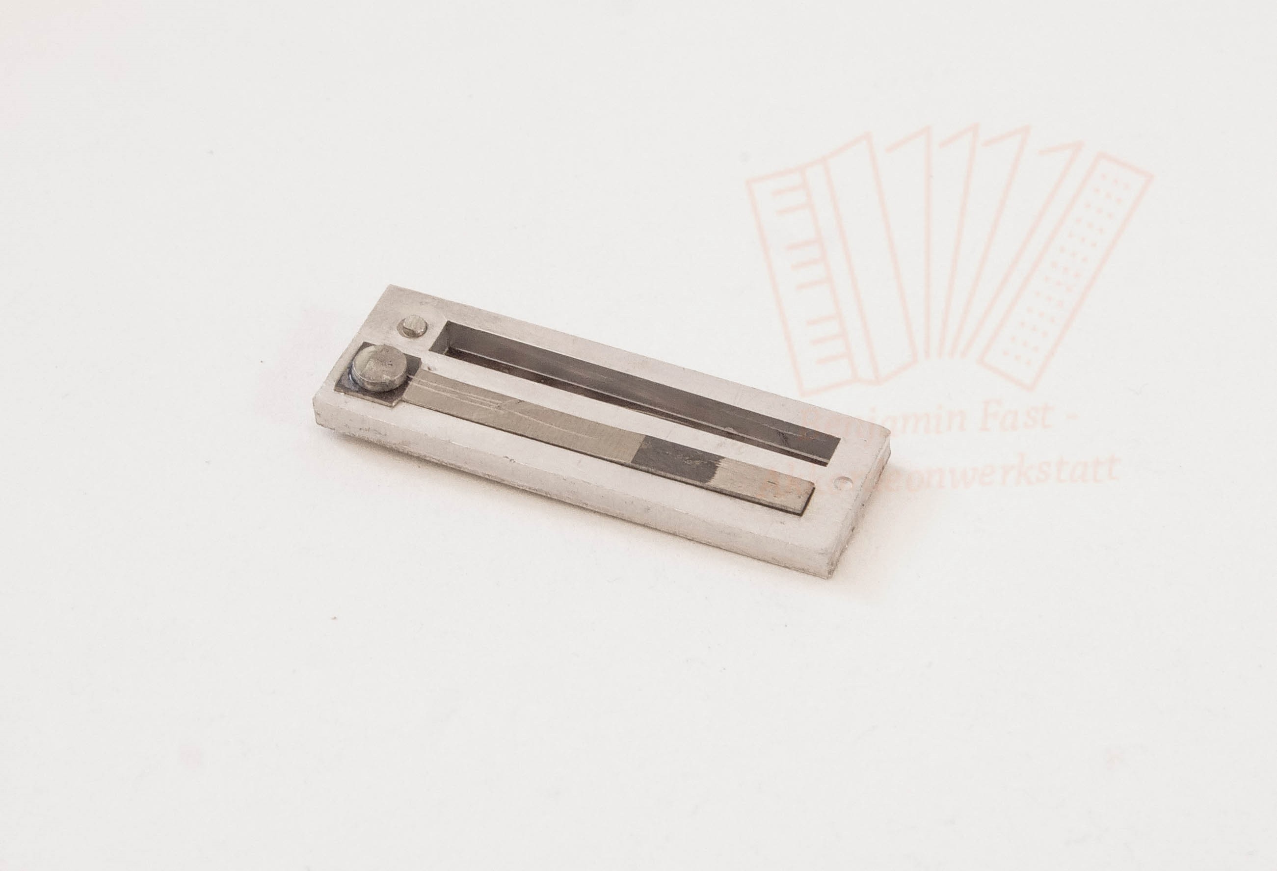 Stimmplatte Hohner S-Mensur (Artiste), gebraucht Stimmplatte Hohner S-Mensur gelb-eloxiert, gebraucht a1 - A4 41 x 16
