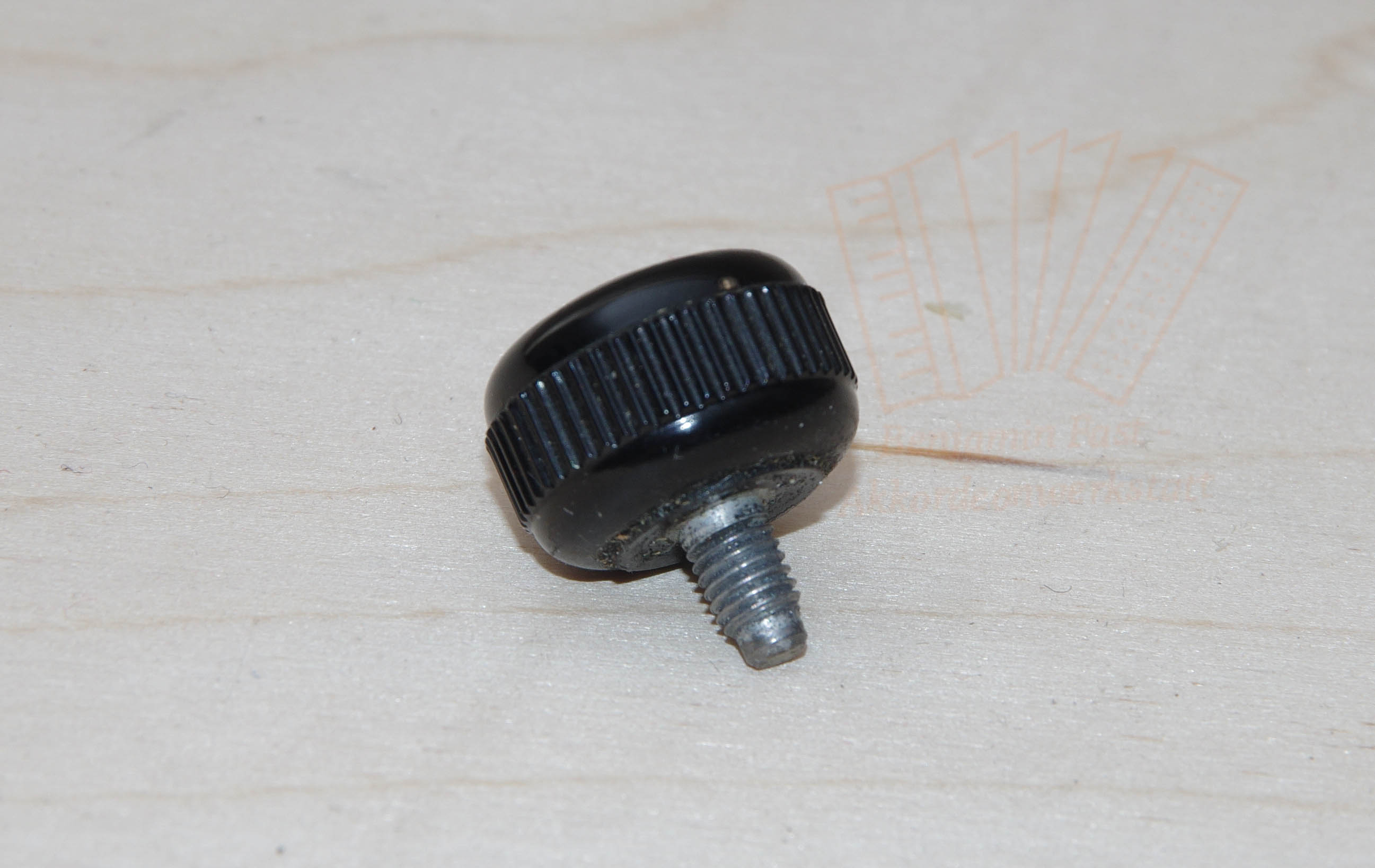 Fuß - Rändelschraube Hohner Atlantic, Pirola, Luica - gebraucht Fuß - Rändelschraube Hohner Atlantic, Pirola, Luica - gebraucht