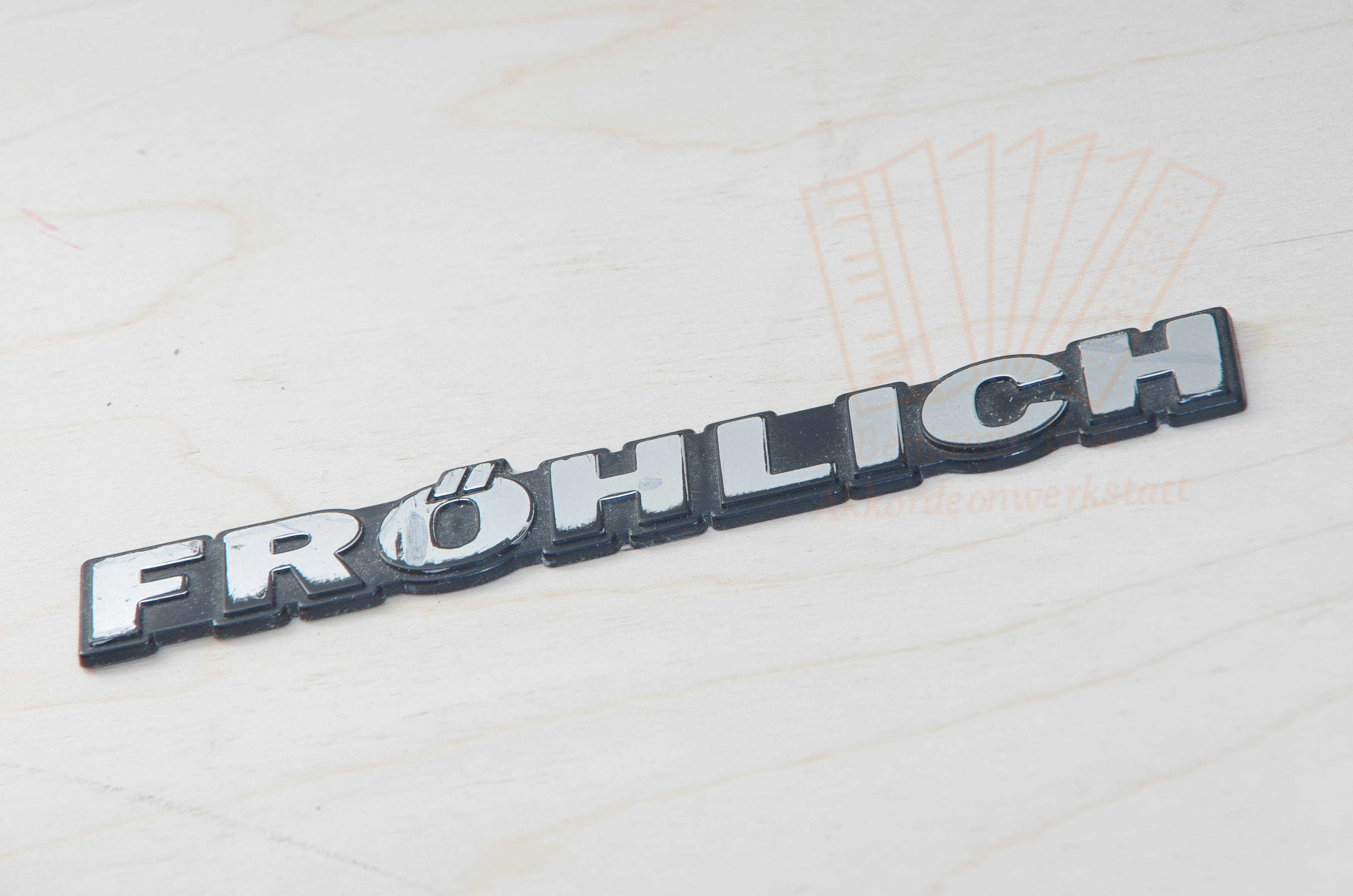Schriftzug "Fröhlich" gebraucht Schriftzug "Fröhlich" gebraucht