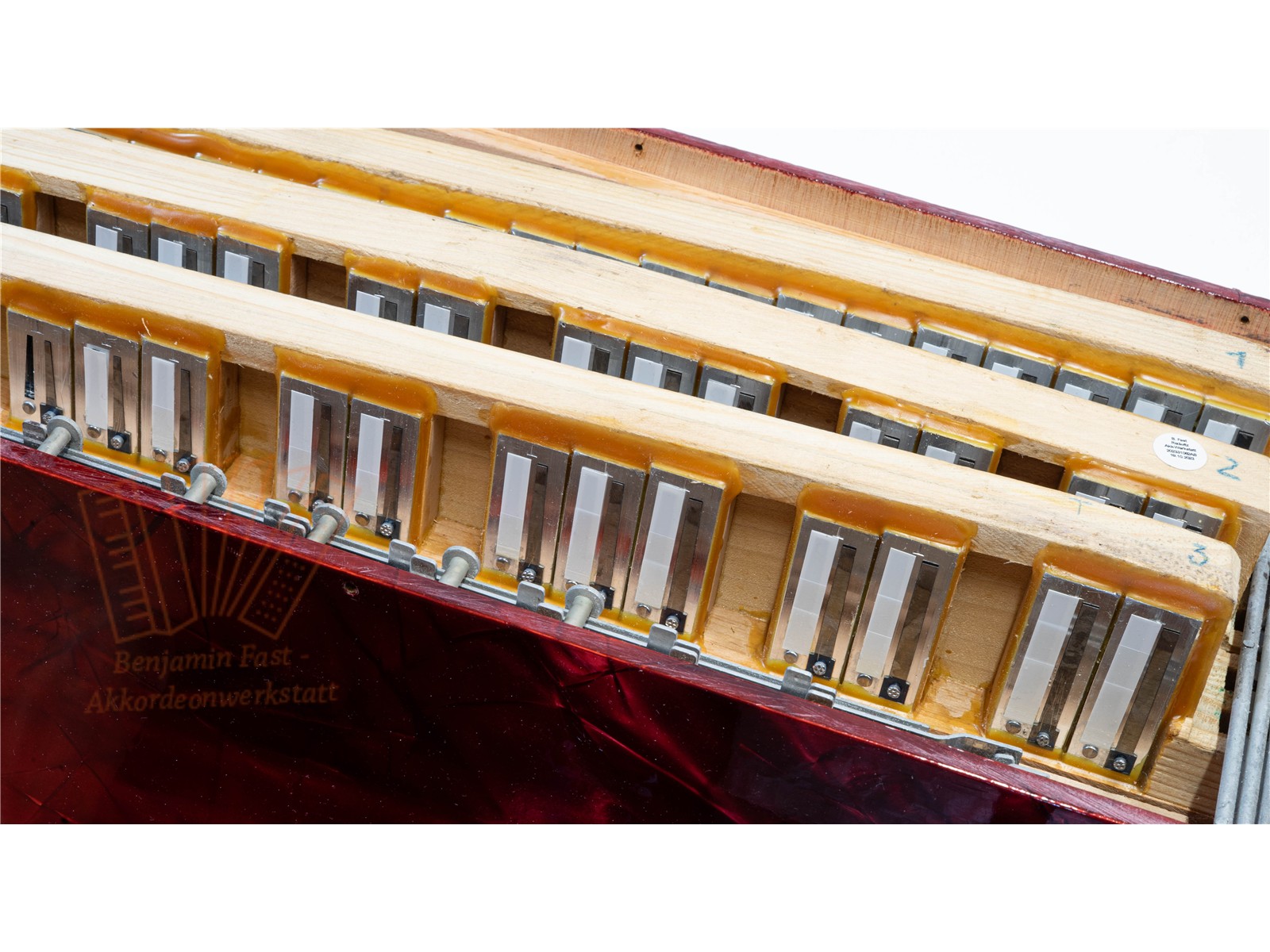 Akkordeon Hohner Concerto III  34/72/III/5/2 rot, gebraucht