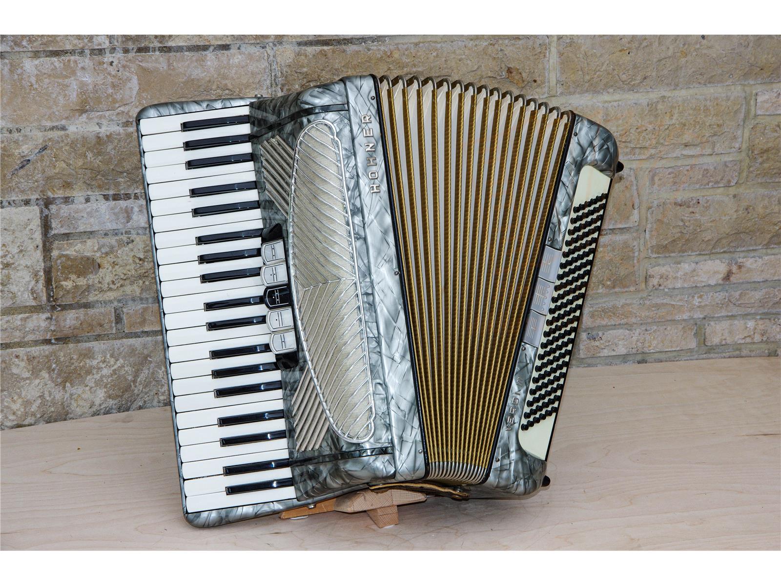 Akkordeon Hohner Verdi III 41/120/III/5/3 gebraucht Akkordeon Hohner Verdi III 41/120/III/5/3 gebraucht