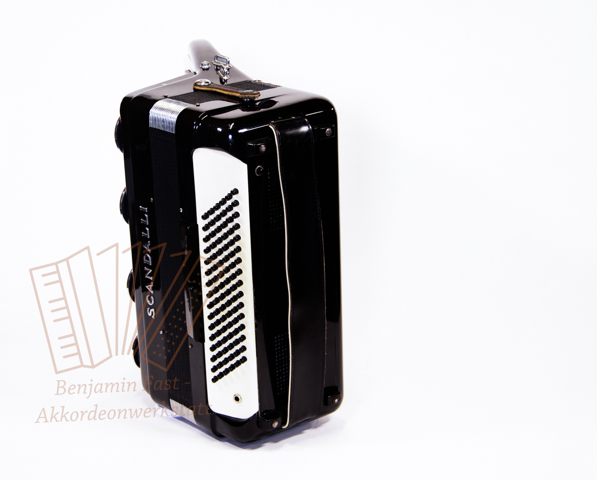 Akkordeon Scandalli Saxophonklappen gebraucht Akkordeon Scandalli Saxophonklappen gebraucht