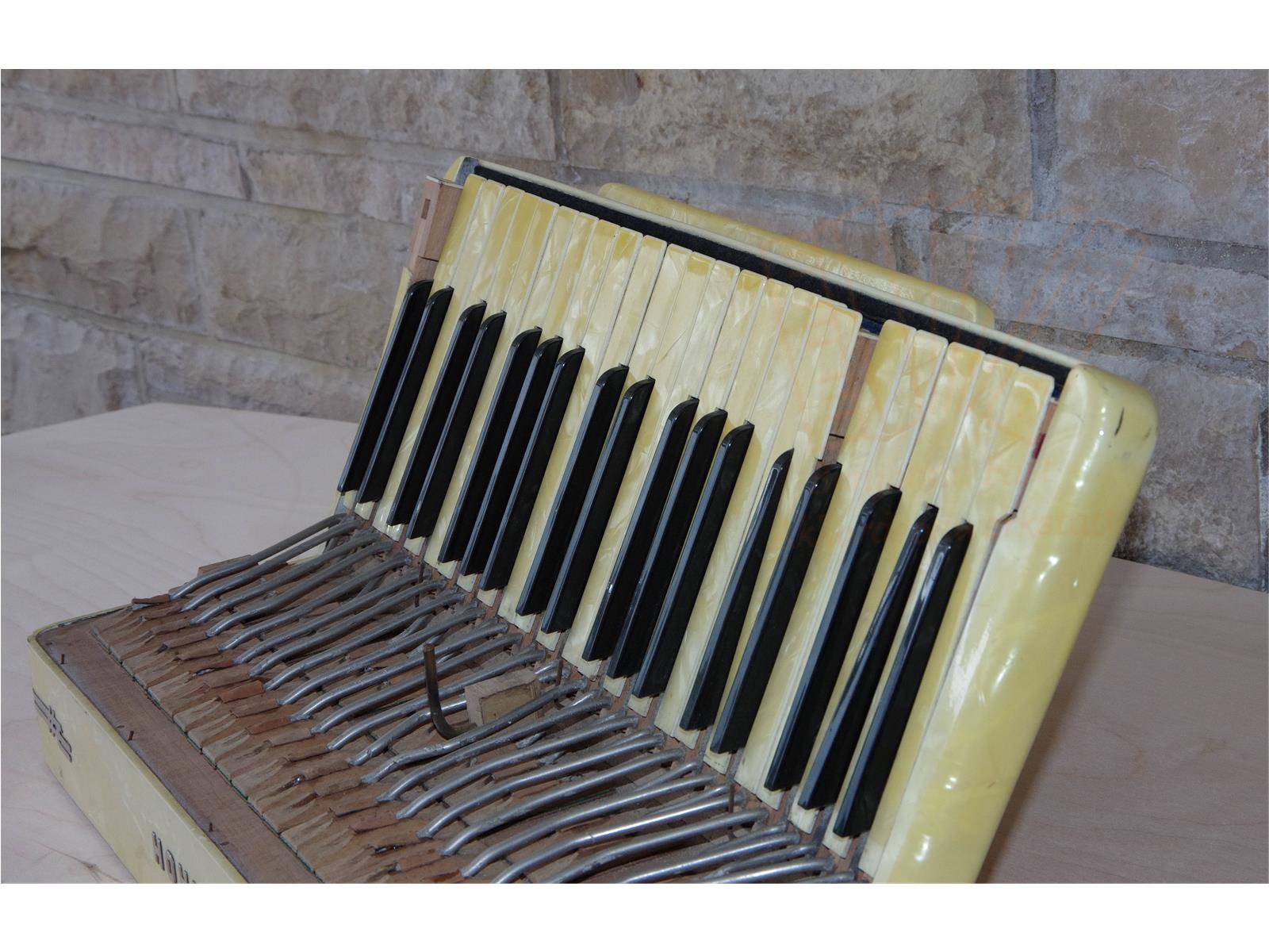 Diskantgehäuse Hohner Tango (alte Baureihe) - gebraucht Diskantgehäuse Hohner Tango (alte Baureihe) - gebraucht