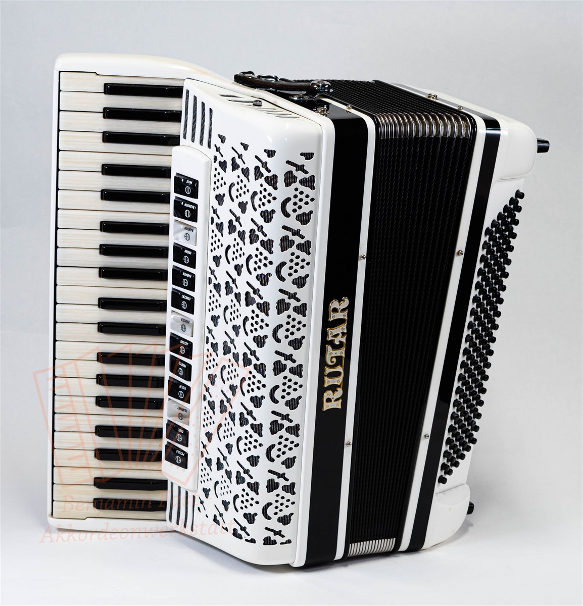 Akkordeon Rutar Simfonija 5R 41/120/V/13 gebraucht Akkordeon Rutar Simfonija 5R 41/120/V/13 gebraucht