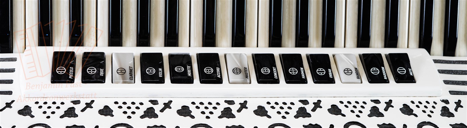 Akkordeon Rutar Simfonija 5R 41/120/V/13 gebraucht Akkordeon Rutar Simfonija 5R 41/120/V/13 gebraucht