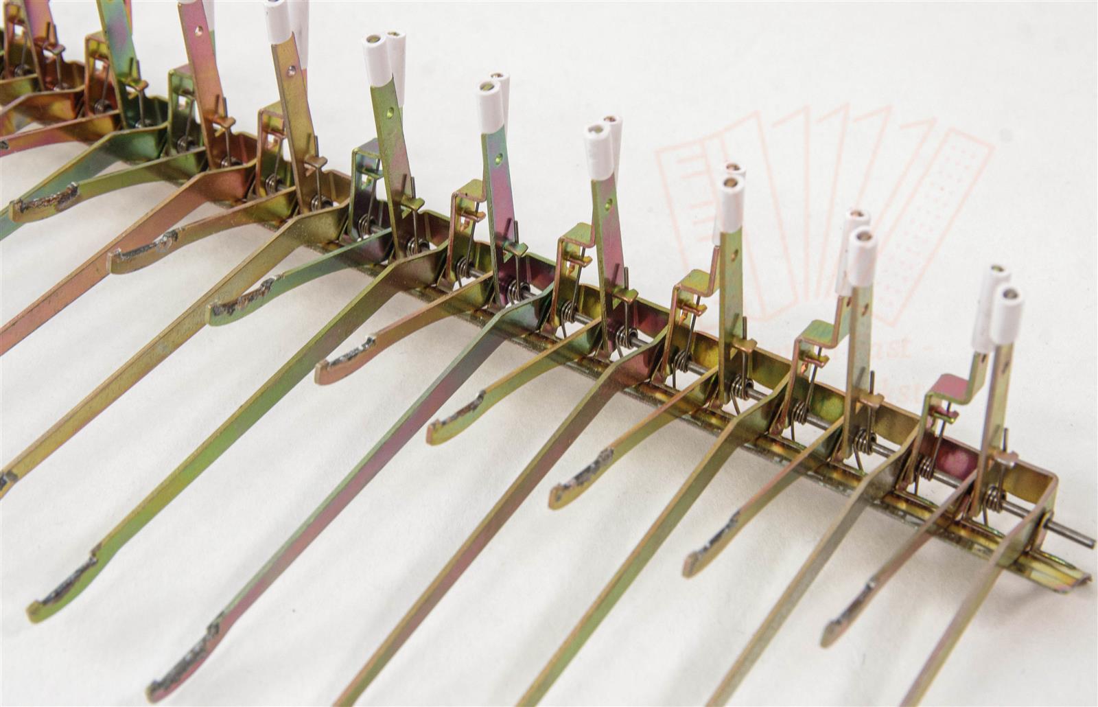 Klappenträger Bass Hohner Arietta, Concerto,... gebraucht verzinkt Klappenträger Bass Hohner Arietta, Concerto,... gebraucht verzinkt