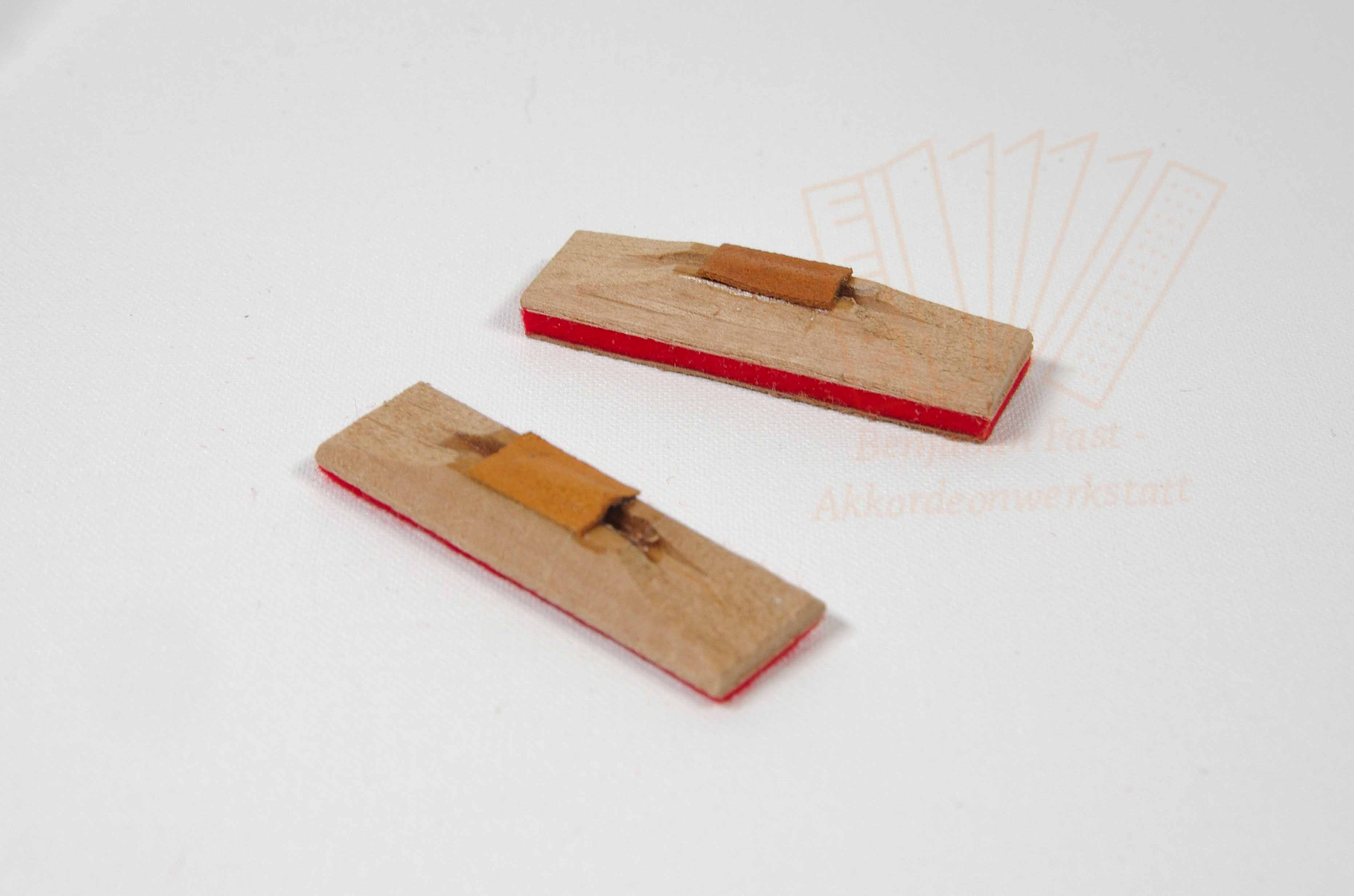 Klappe Holz 52x15 dicke Clavis Klappe Holz 52x15 dicke Clavis