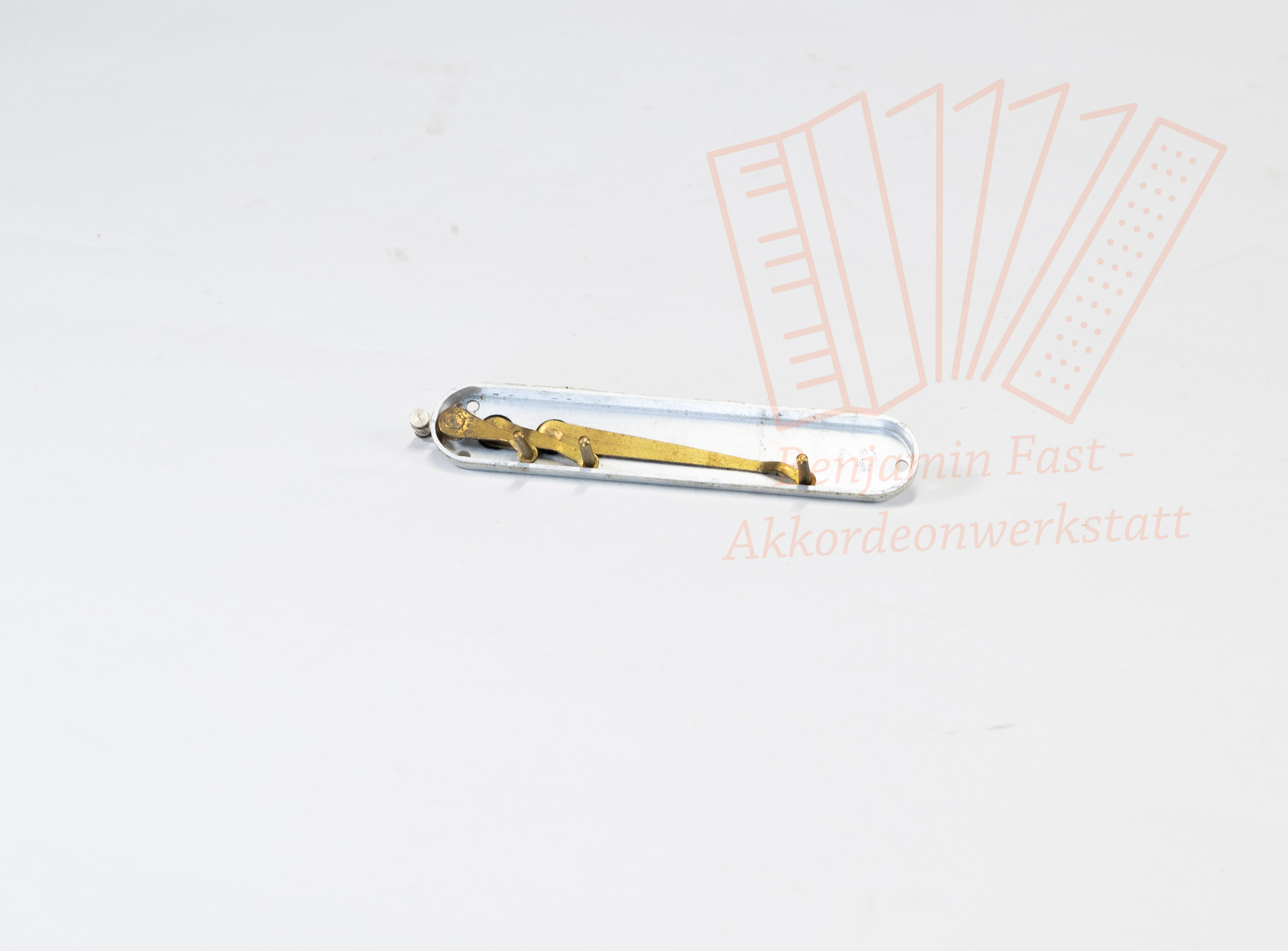 Steuerkasten Bass Akkordeon 3-chörig Klingenthal Metall gebraucht Steuerkasten Bass Akkordeon 3-chörig Klingenthal Metall gebraucht